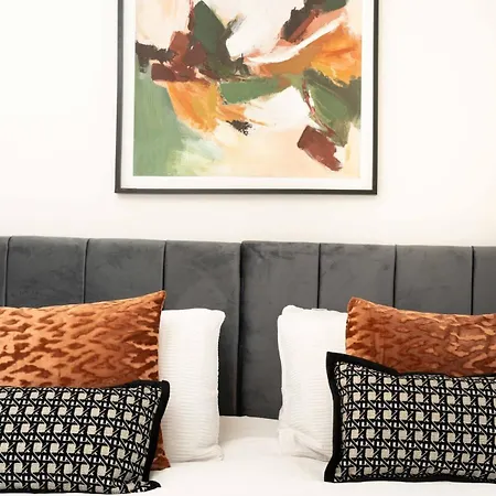 شقة The Cumberland Sleeps 5 بريستول