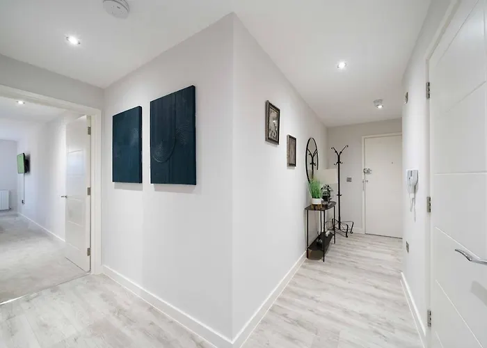 The Cumberland Sleeps 5 * Bristol